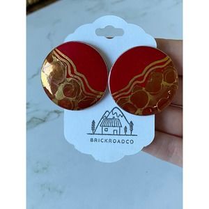 Vintage 1980s stud earrings gold tone red marble circles